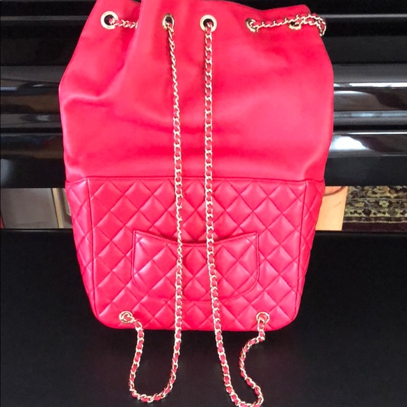 CHANEL Bag Red Classic Lambskin Backpack CC Chain - Picture 3 of 5